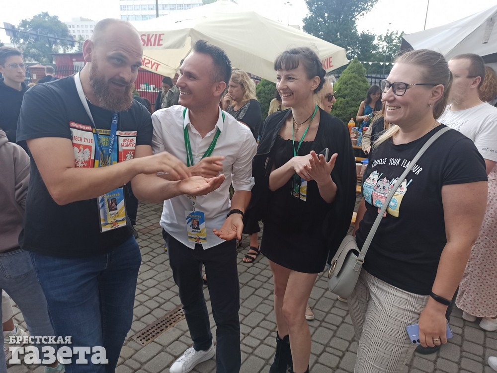 Беларусь, протесты, революция, митинги, разгон, суд, режим, Лукашенко, власть, диктатура, сутки, протест, эмиграция, война, Украина, беженцы, Польша, Краков, защита, виза, паспорт, годовщина, Старые Дороги