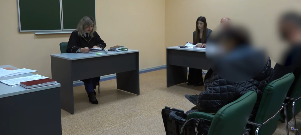 Суд над пинчанином, который катался с тестем на гидроцикле. Скриншот видео