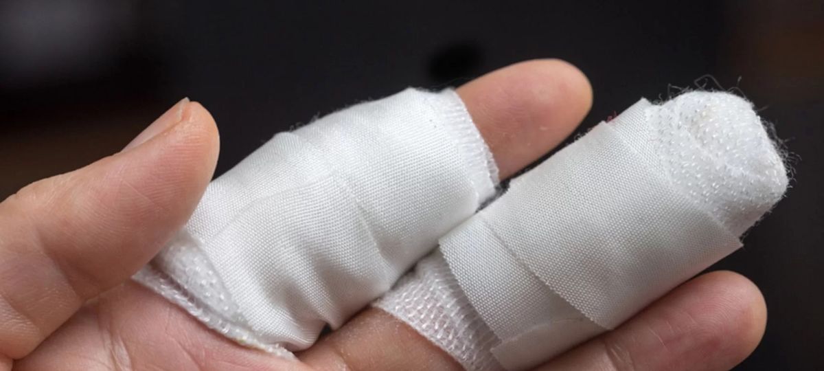 Бинт, палец,