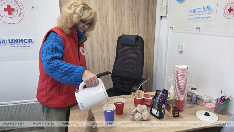 Внутри пункта обогрева возле пункта пропуска «Брест»