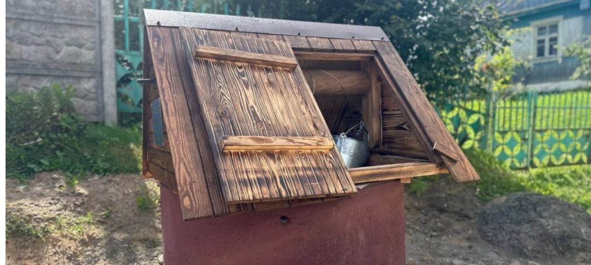 Колодец в деревне в Минской области.