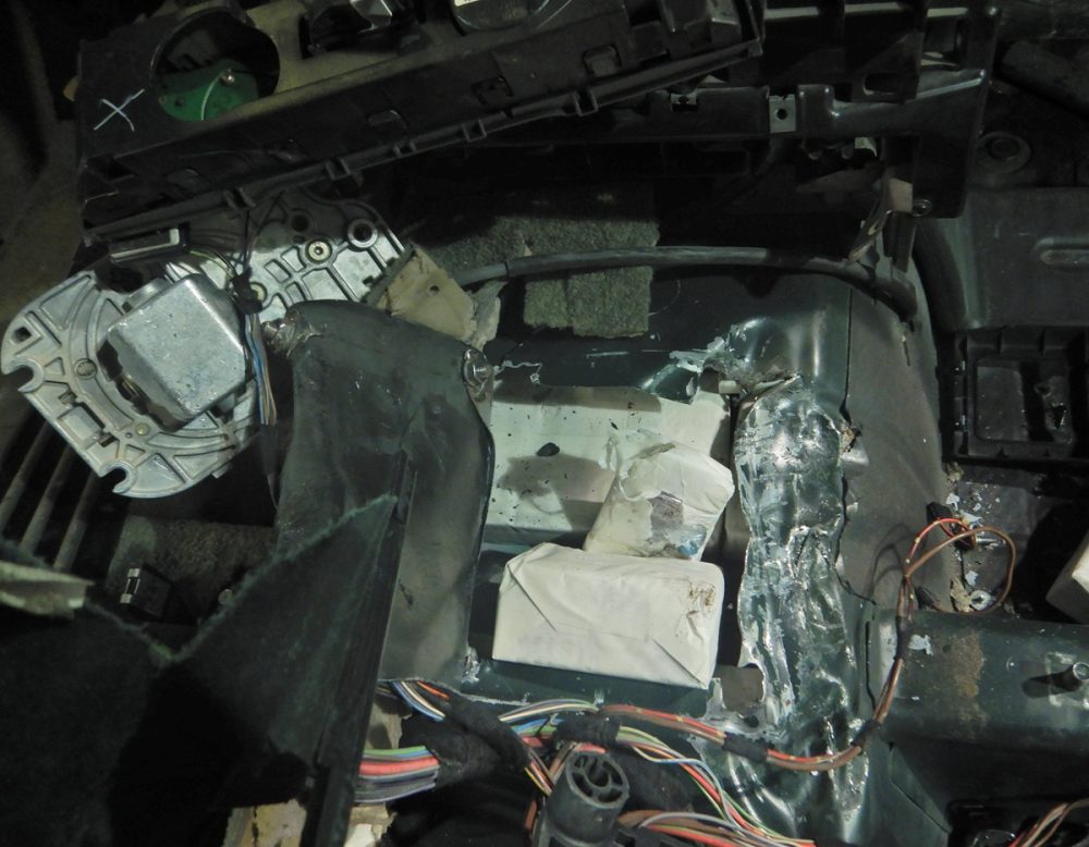 Сигареты, которые польские таможенники нашли в авто беларуса. Фото: KAS