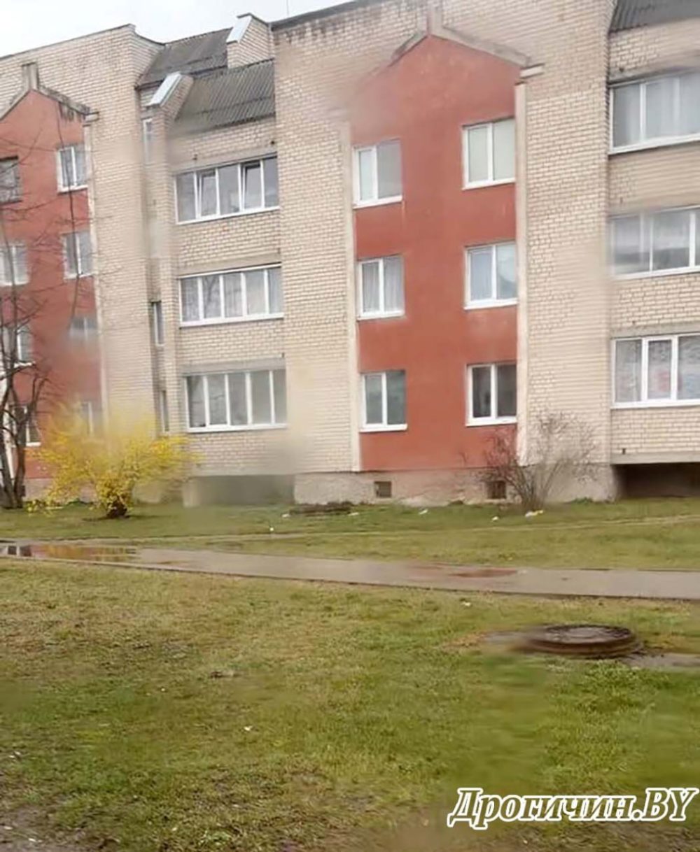 Мусор на улицах Дрогичина 31 марта 2026 года