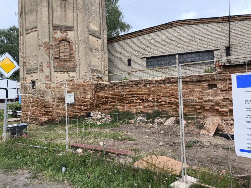 Восстановление стены монастыря картезианцев в Березе. Фото: телеграм-канал «Спадчына»