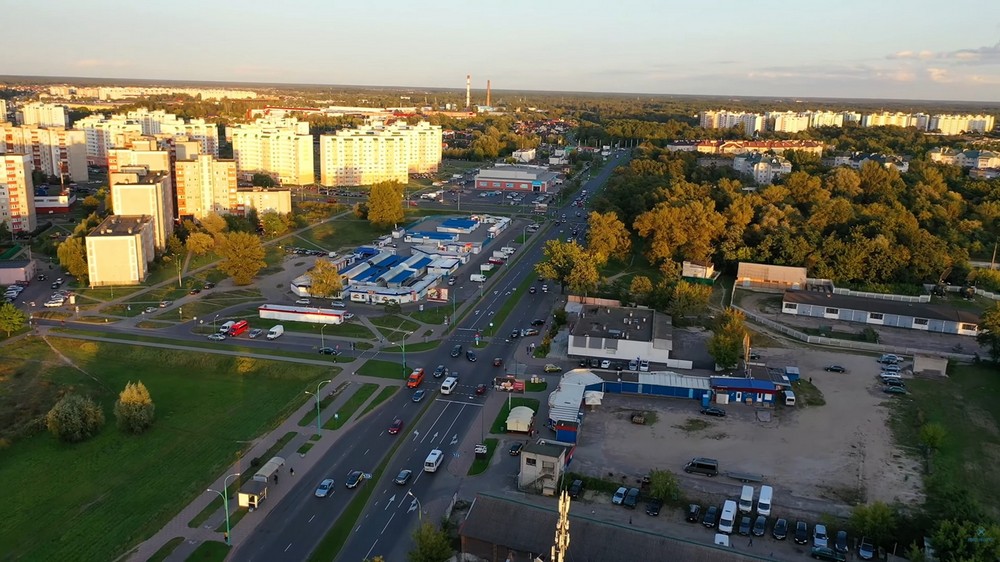 Мини-рынок на Вульке в Бресте, который снесут после аукциона. Скриншот видео ВаськиПилота