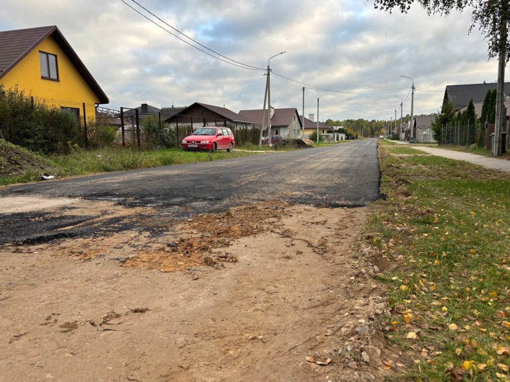 Асфальтирование улицы Пролесковой в Бресте в октябре 2026 года. Фото: «Брестский вестник»
